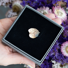 Load the picture into the gallery viewer,Memory jewelry made from leaf of the EVERTREE